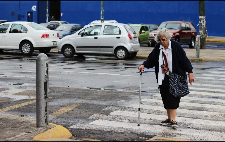 La sarcopenia es una afección que se caracteriza por la pérdida de masa, fuerza y funcionamiento de los músculos en los adultos mayores. EL INFORMADOR / ARCHIVO