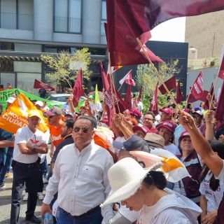 Candidaturas debaten, mientras simpatizantes arman pleito