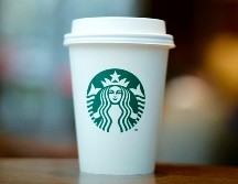 Starbucks regalará vasos reutilizables a los clientes que adquieran alguna bebida. Unsplash.