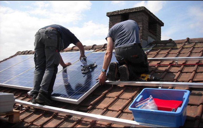 En México no es tan común que los domicilios particulares opten por paneles solares como fuentes de energía renovables. Pixabay.