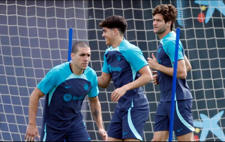 Juveniles como Cubarsí (centro) han dado la cara por el Barcelona. EFE/A. Estévez