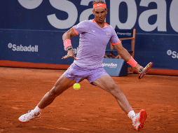 Nadal no había jugado desde su amistoso ante su compatriota Carlos Alcaraz en marzo; hoy se impuso en su primer juego del Abierto. EFE / E. Fontcuberta