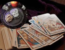 Las instalaciones de la cafetería visualmente están llenas de misterios con luces obscuras, velitas en las mesas, gorros de brujas colgantes y adornos de calaveras y arañas por todos lados, podrás sentirte como en Halloween todo el año. ESPECIAL/Pixabay.