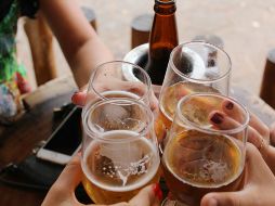 Bebe cerveza con moderación y disfruta de todo lo que ofrece a tu salud. Unsplash