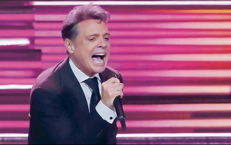 El cantante alista presentar todos sus éxitos durante su concierto en el Estadio Jalisco. AFP