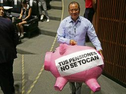 Miembros de la oposición en San Lázaro afirman que la reforma busca afectar a los sectores más vulnerables que no tienen conocimiento sobre los recursos que hay en sus Afores. EL UNIVERSAL