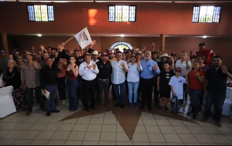 El candidato invitó a los presentes a confiar en los candidatos de este movimiento transformador en las próximas elecciones del 2 de junio, subrayando el compromiso de trabajar en conjunto para el progreso de la región. CORTESÍA