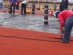 A estos productos les revisó su resistencia al calor y a las lluvias. SUN / ARCHIVO