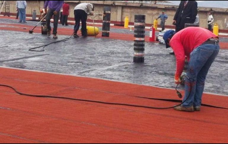 A estos productos les revisó su resistencia al calor y a las lluvias. SUN / ARCHIVO