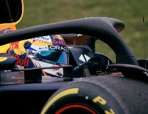 Sergio “Checo” Pérez no pudo ocultar su alegría por el buen resultado, pero sobre todo por la manera en que se logró. EFE / A. Plavevski