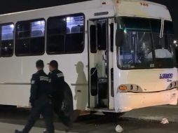 De acuerdo con la corporación, durante la trifulca registrada en el Circuito JVC y Av. Del Bosque, en Colonia El Bajío, dos unidades de transporte resultaron dañadas. ESPECIAL