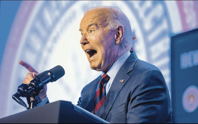 El mandatario estadounidense negó conocer sobre dicha publicidad, que invitaba a los inmigrantes a emitir su voto por él en las próximas elecciones de aquel país. EFE