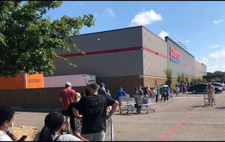 Los descuentos en Costco abarcan desde alimentos y licores hasta electrodomésticos y materiales de construcción. AP/Archivo