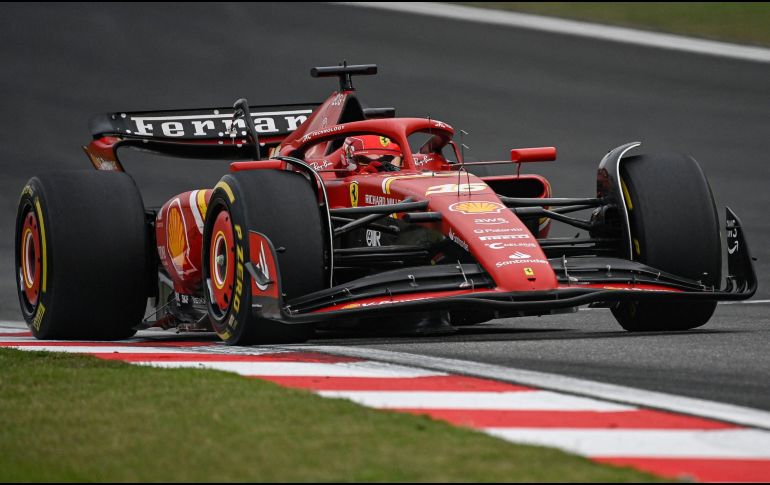 Todavía no se sabe la fecha oficial en la que se revelarán las imágenes de cómo lucirán los coches SF-24 de Ferrari. AFP / ARCHIVO