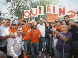El abanderado de MC recorrió las calles de Jardines de San Sebastián. ESPECIAL