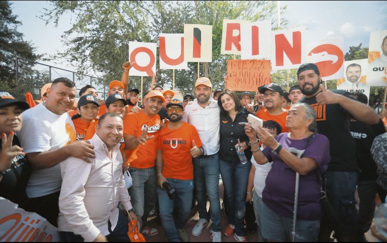El abanderado de MC recorrió las calles de Jardines de San Sebastián. ESPECIAL