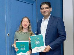 Santos Rizo también se comprometió a reforzar la zona del vestir en la colonia Constitución. ESPECIAL