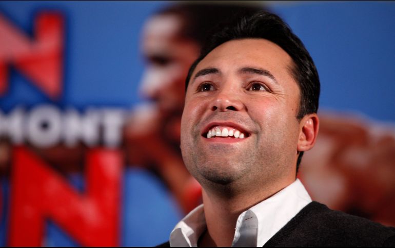 De la Hoya no dudó en expresar su opinión sobre el enfrentamiento entre Saúl Álvarez y Jaime Munguía. /AP.