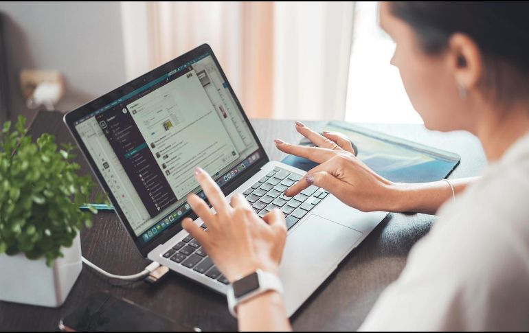 Existen empleos que puedes realizar desde la comodidad de tu hogar. ESPECIAL/Foto de Oleksandr Pidvalnyi en Pixabay