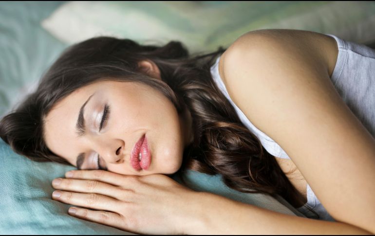 Si estás pensando que es una señal de que tu ex te piensa, quizá deberías replantearte tu vínculo con esta persona. Según Freud, los sueños tienen el objetivo de poder satisfacer deseos e instintos que no han sido logrados durante un corto periodo de tiempo. PEXELS