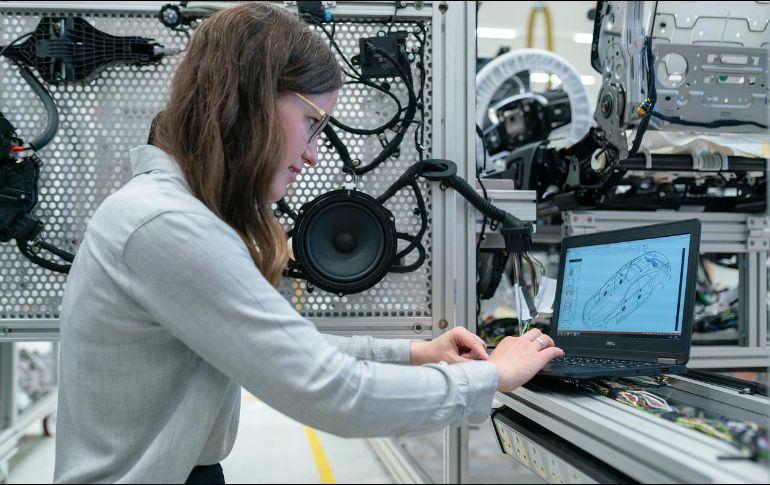 La introducción de la tecnología en la educación es un factor que aporta efectos positivos notables y ha ayudado a cerrar la brecha de género entre los estudiantes. Pixabay.