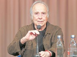 El cantautor ofreció una rueda de prensa desde Barcelona, tras conocer que fue premiado. EFE