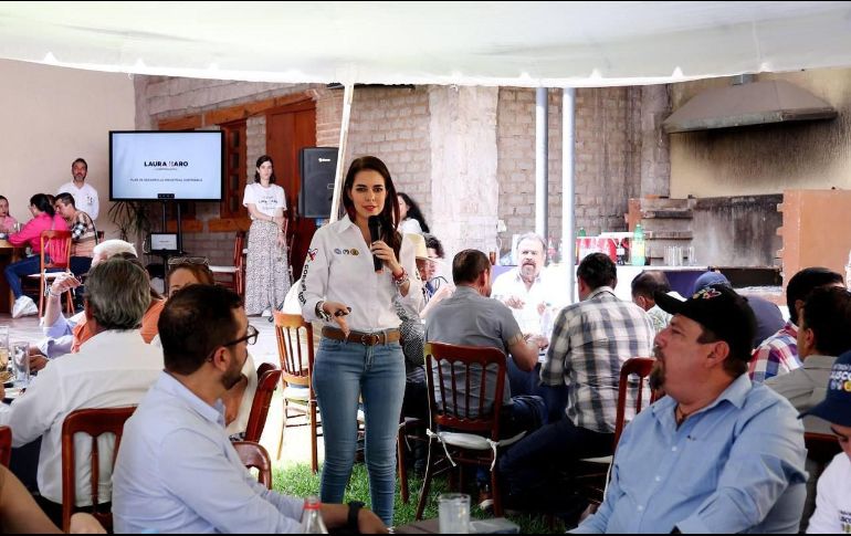 En el foro “Diálogos X Jalisco” en el Colegio de Ingenieros Civiles del Estado de Jalisco, habló acerca de los planes, proyectos y programas que impulsará. ESPECIAL