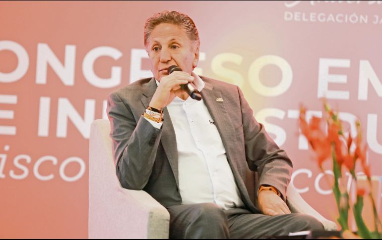 El aspirante dijo que logró la rehabilitación de 200 kilómetros de vialidades en su primera administración. ESPECIAL