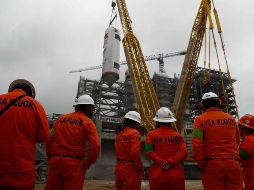 Se espera que la refinería Olmeca comience la producción de diésel en mayo y gasolina hacia el verano de este año. SUN/Archivo