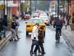 Se recomienda a la población tomar las precauciones necesarias ante el descenso de temperaturas. EFE/ Archivo