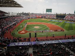 Los aficionados al “Rey de los Deportes” abarrotaron el estadio Alfredo Harp Helú para recibir a Astros y Rockies. EFE/I. Esquivel