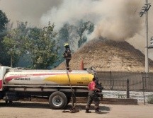 Para lograr contener el incendio solicitaron el apoyo de las cuadrillas de bomberos municipales de Tlajomulco y de Tlaquepaque quienes acudieron para apoyar las actividades de enfriamiento de pastizales aledaños. CORTESÍA