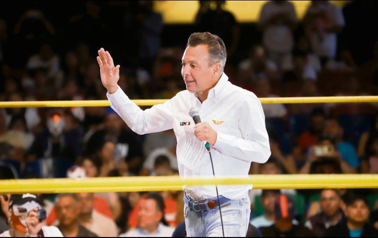 El abanderado emecista encabezó un convivio para familias de policías y de protección civil en la Arena Coliseo de Guadalajara. ESPECIAL