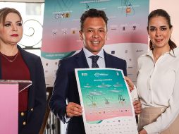 Claudia Delgadillo, Pablo Lemus y Laura Haro durante la firma del Acuerdo por la Integridad Electoral y la Vida Cívica Estatal, que se llevó a cabo ayer en el Instituto Cultural Cabañas en Guadalajara. EL INFORMADOR/H. Figueroa