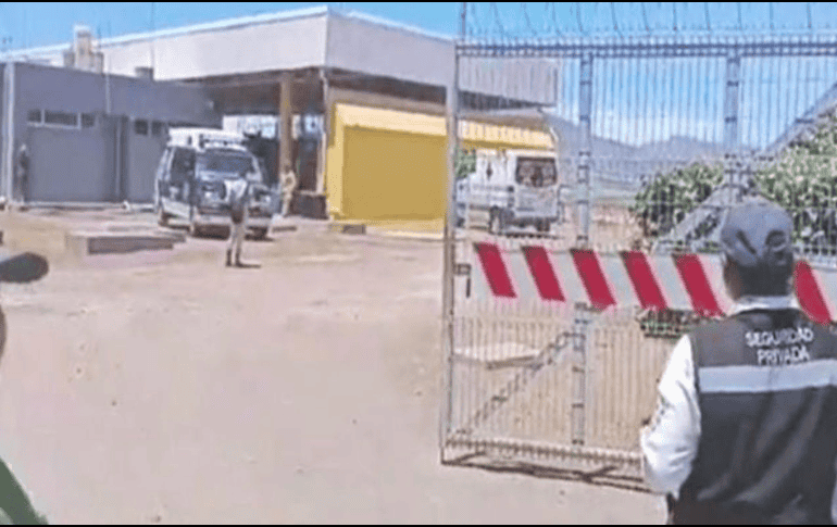 El incidente fue informado a los servicios de emergencia alrededor de las 11:00 horas, lo que llevó a la intervención de los cuerpos de bomberos estatales, el Ejército Mexicano y la Guardia Nacional. X / @MeganoticiasTEP