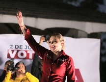 Claudia Delgadillo, realizó este martes una visita a la Colonia Miravalle. CORTESÍA.