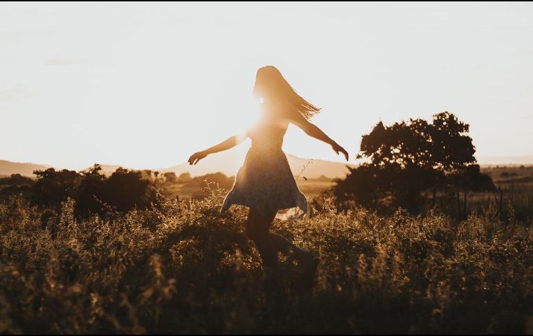 En ocasiones la felicidad, llega a estar en un segundo plano debido a que algunas personas se encuentran en una constante búsqueda de un entorno extremadamente cómodo lleno de éxito. Pixabay.