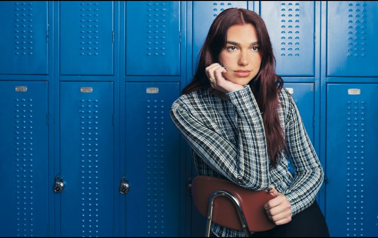 La cantante ofrece un disco lleno de optimismo y unión. AP