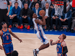 Tyrese Maxey anotó siete puntos en 25 segundos para mantener con vida a los 76ers. AP/A. Colmenares