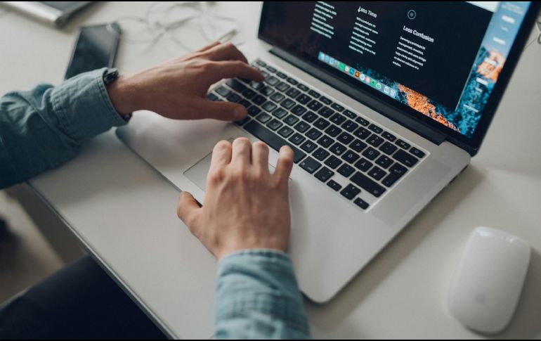 Si quieres saber qué información hay sobre ti en Internet, existe una práctica conocida como egosurfing. UNSPLASH / Štefan Štefančík