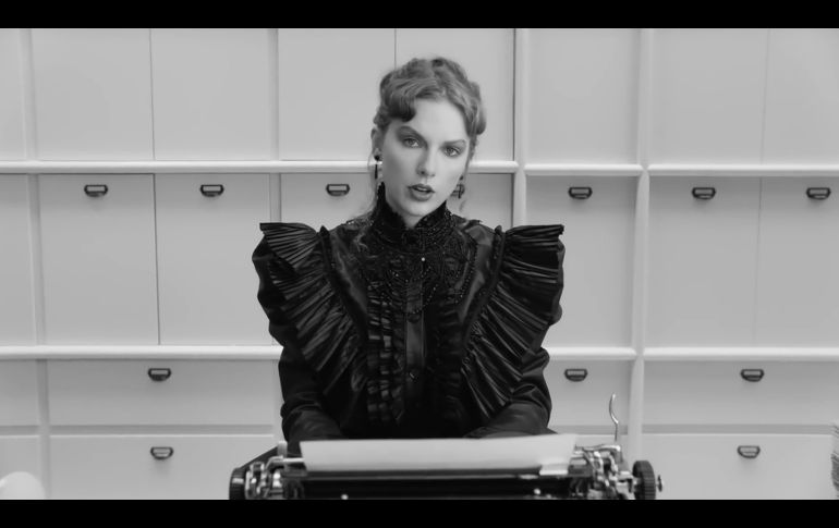 Poco después de su estreno, catorce de las canciones de “The Tortured Poets Department” de Taylor Swift lideran el listado de popularidad. YOUTUBE