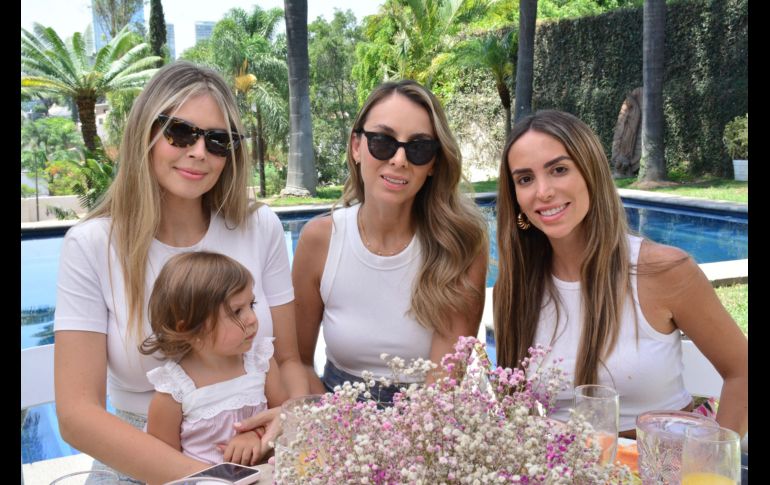 Pamela Rosales, Penélope Rosales, Mariana Rodríguez y Alexis Pérez. GENTE BIEN JALISCO/ Marifer Rached