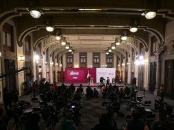 Imagen del Salón de Tesorería de Palacio Nacional, durante una de las mañaneras de López Obrador. AFP / ARCHIVO