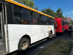Los involucrados en el choque fueron la unidad de transporte público U-031  de la ruta T-13B-1 y la unidad 550. CORTESÍA/  Protección Civil y Bomberos de Guadalajara.
