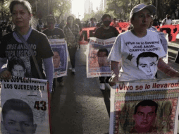 Las madres y los padres de los 43 analizan interponer una denuncia ante la CIDH en contra el gobierno de López Obrador por no haber resuelto el caso Ayotzinapa. SUN / ARCHIVO