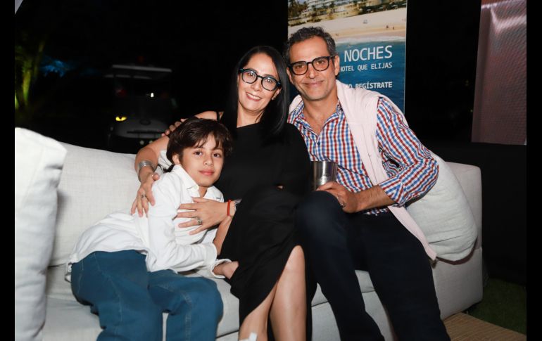 Cristóbal García, Lucía Locela y Juan Cristóbal García. GENTE BIEN JALISCO/ Antonio Martínez