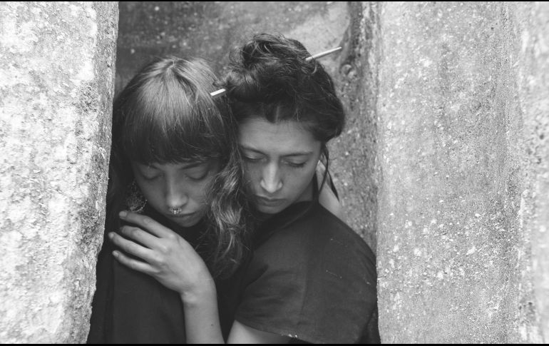 Las bailarinas Aura Arreola y Guyphytsy Aldalai forman parte de “Inmarcesibles”. CORTESÍA