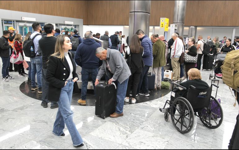 Una de las principales funciones del TUA en nuestro país es el uso de las instalaciones, pues estas tienen que ser incluidas al momento de comprar cualquier boleto de viaje y desglosa entre muchas cosas, el uso y mantenimiento de plataformas de embarque, desembarque de pasajeros, áreas de pernocta de los aviones, zona de revisión antes de abordar e instalaciones en general.INFORMADOR/ARCHIVO