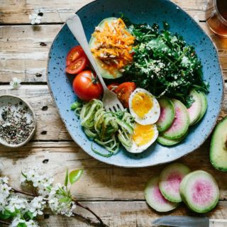 La dieta que puede ayudar a personas con antecedentes de tabaquismo