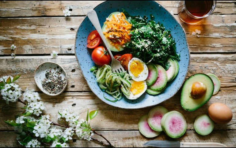 Los alimentos que elegimos consumir son fundamentales para fortalecer nuestro sistema inmunológico. Unsplash.